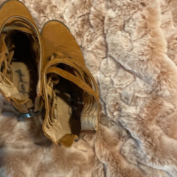 8 Bootie Free People Tan Leather Woven Distressed Heeled Zip Women Carerra Boot - Picture 8 of 8